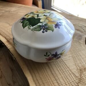 VTG‎ 90s San Francisco Music Box Porcelain Floral Box w/Lid Beauty and the Beast